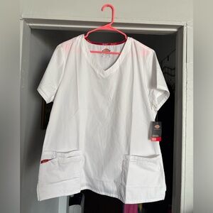 Dickies scrub top white size XL new with tags